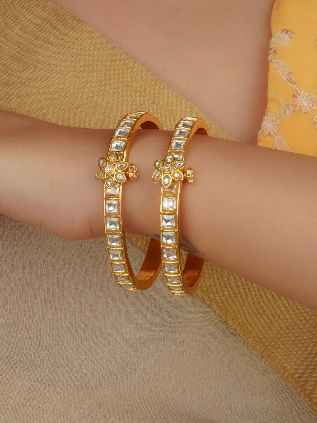 White Color Gold Plated Jadau Kundan Bangles (One Pair) - MB187W