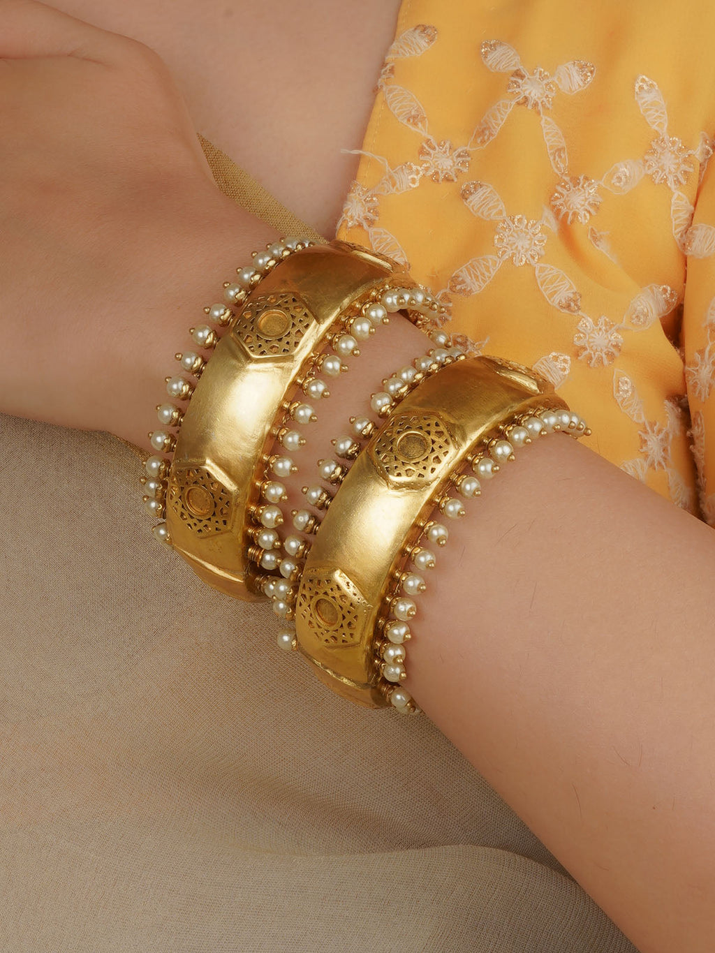 White Color Gold Plated Jadau Kundan Bangles (One Pair) - MB213