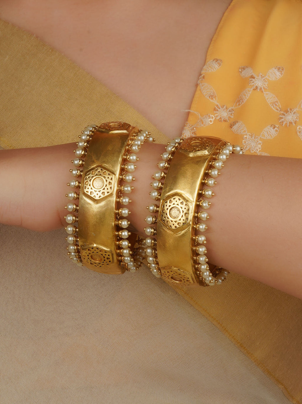 White Color Gold Plated Jadau Kundan Bangles (One Pair) - MB213