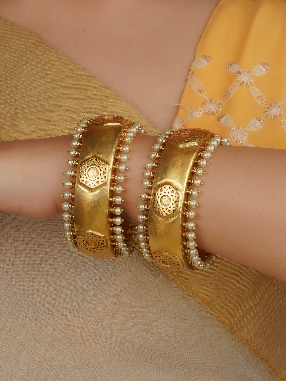 White Color Gold Plated Jadau Kundan Bangles (One Pair) - MB213