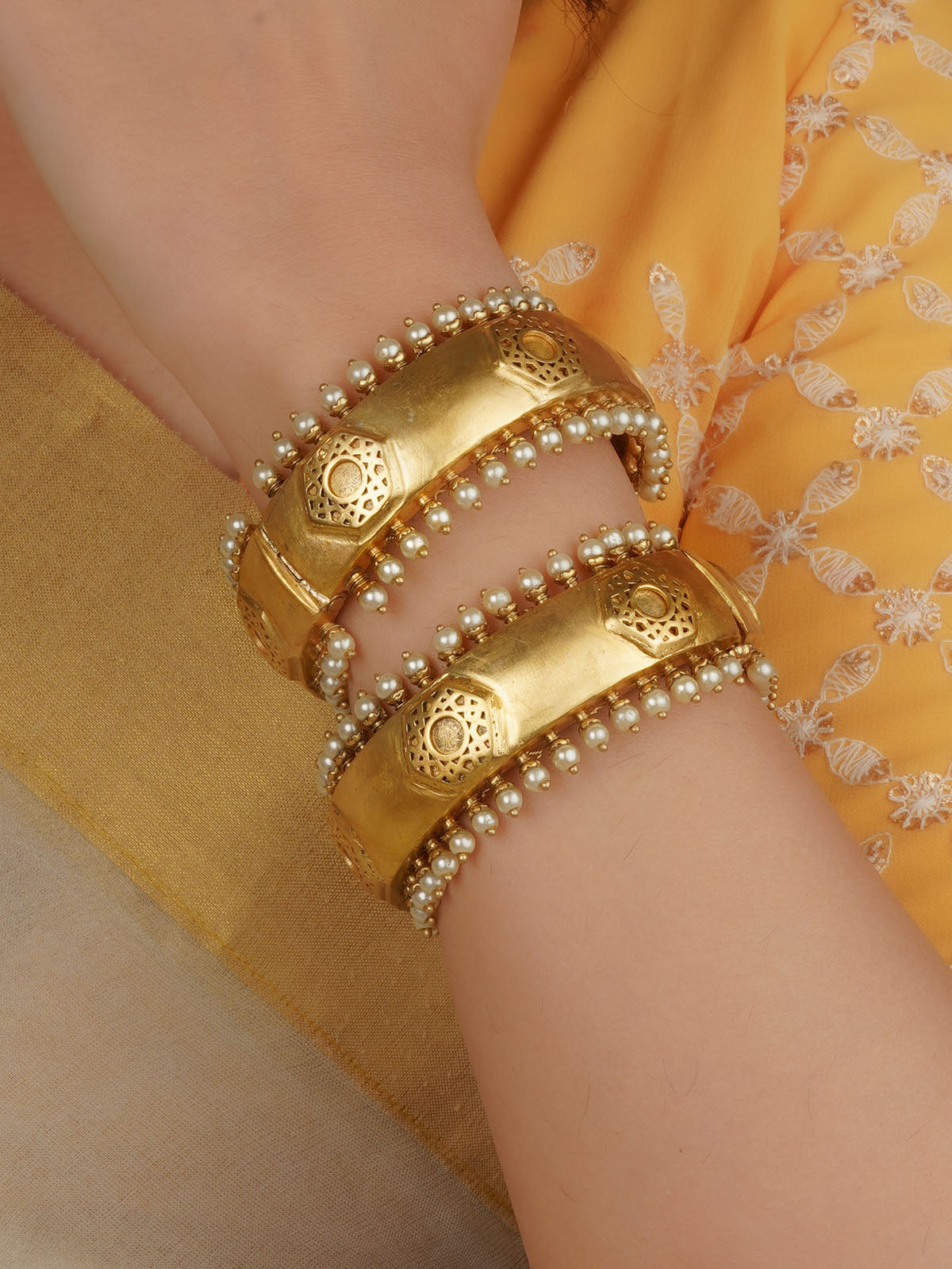 White Color Gold Plated Jadau Kundan Bangles (One Pair) - MB213